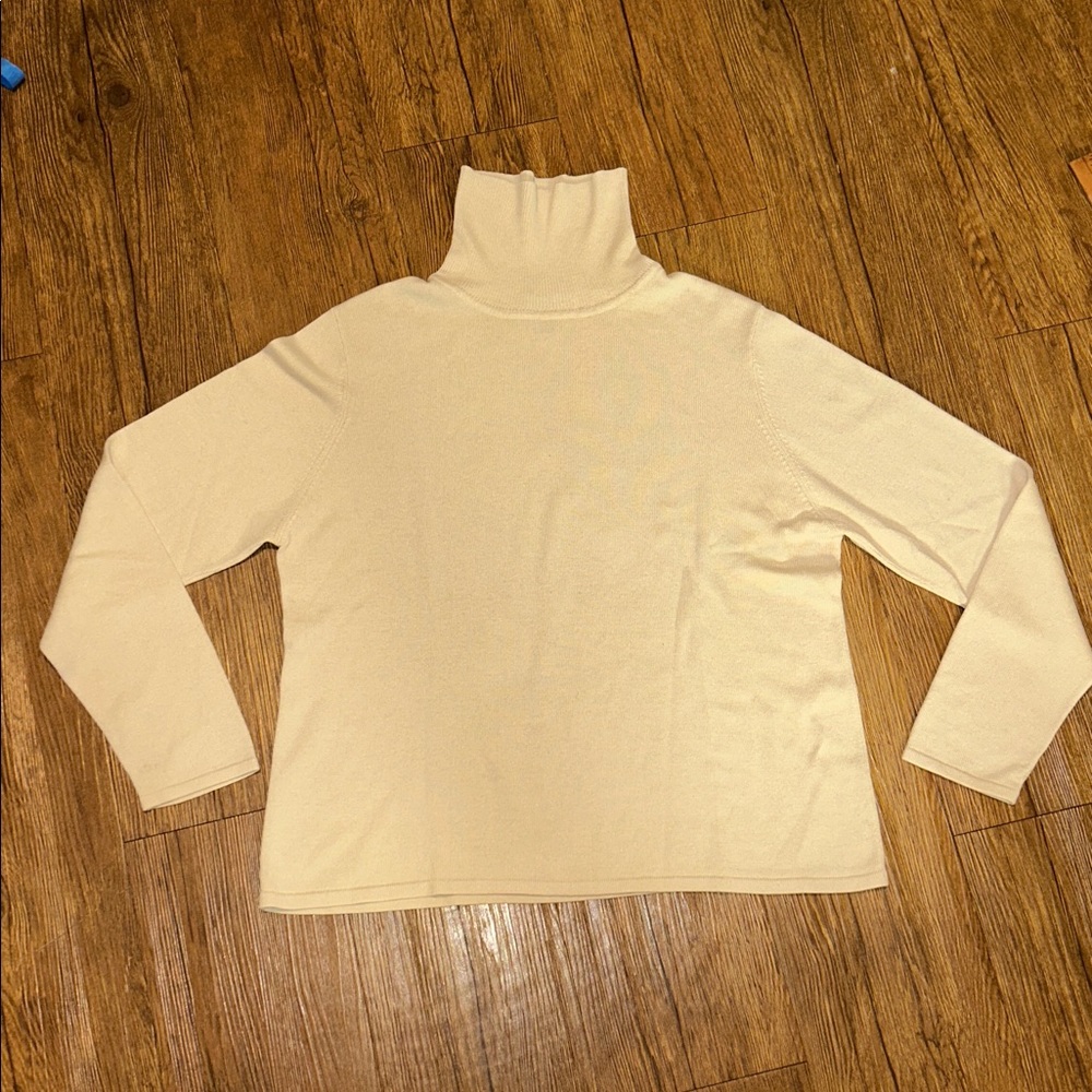 Women’s Cream Silk & Cashmere Turtleneck Sweater